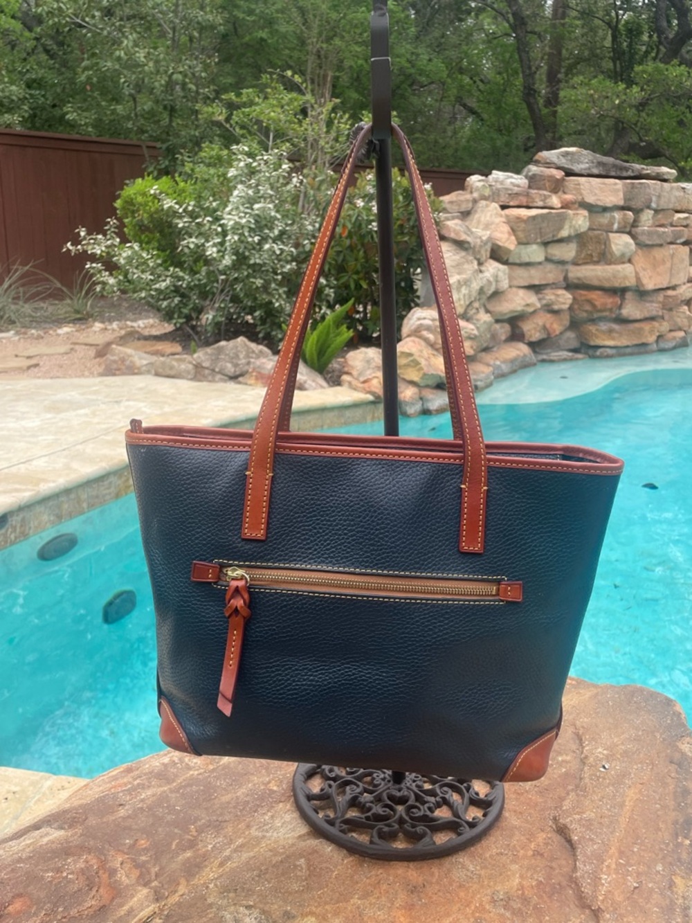 Dooney & Bourke Navy Pebble Grain Leather Tote British Tan Trim and Straps (CSR) - Picture 2 of 15